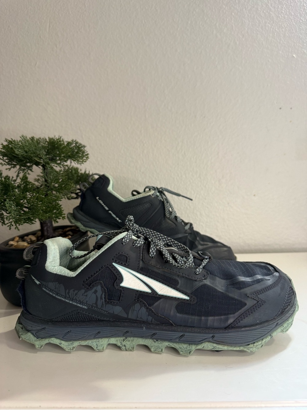 Altra Lone peak 4.5 Women size 8 Black Athletic Shoes with Mint Green Accents